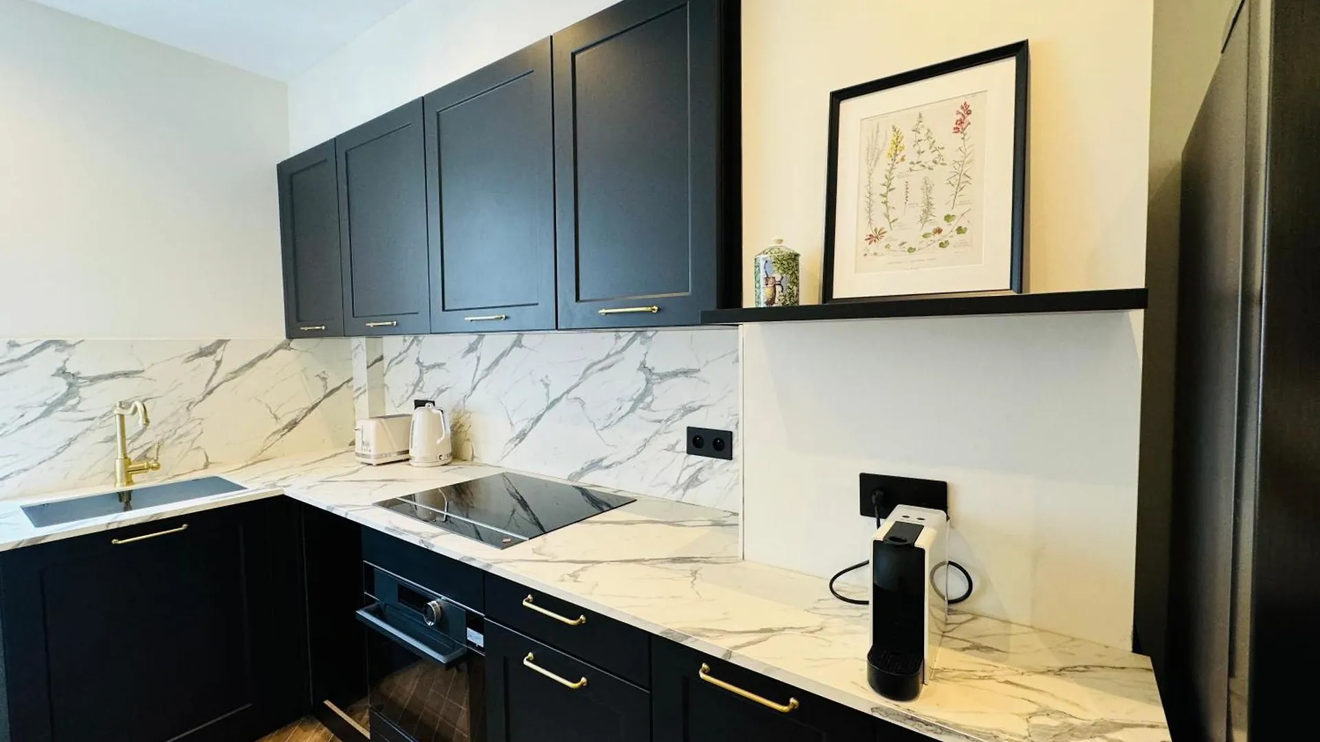 3 Bedrooms In Marais Paris 0*,