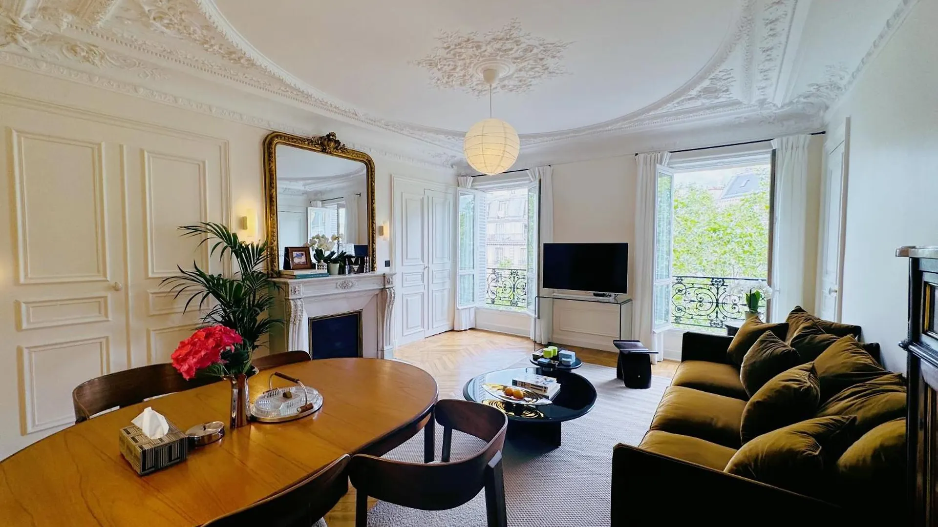3 Bedrooms In Marais Paris