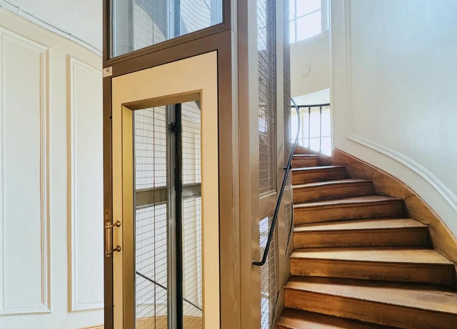 3 Bedrooms In Marais Paris Apartment