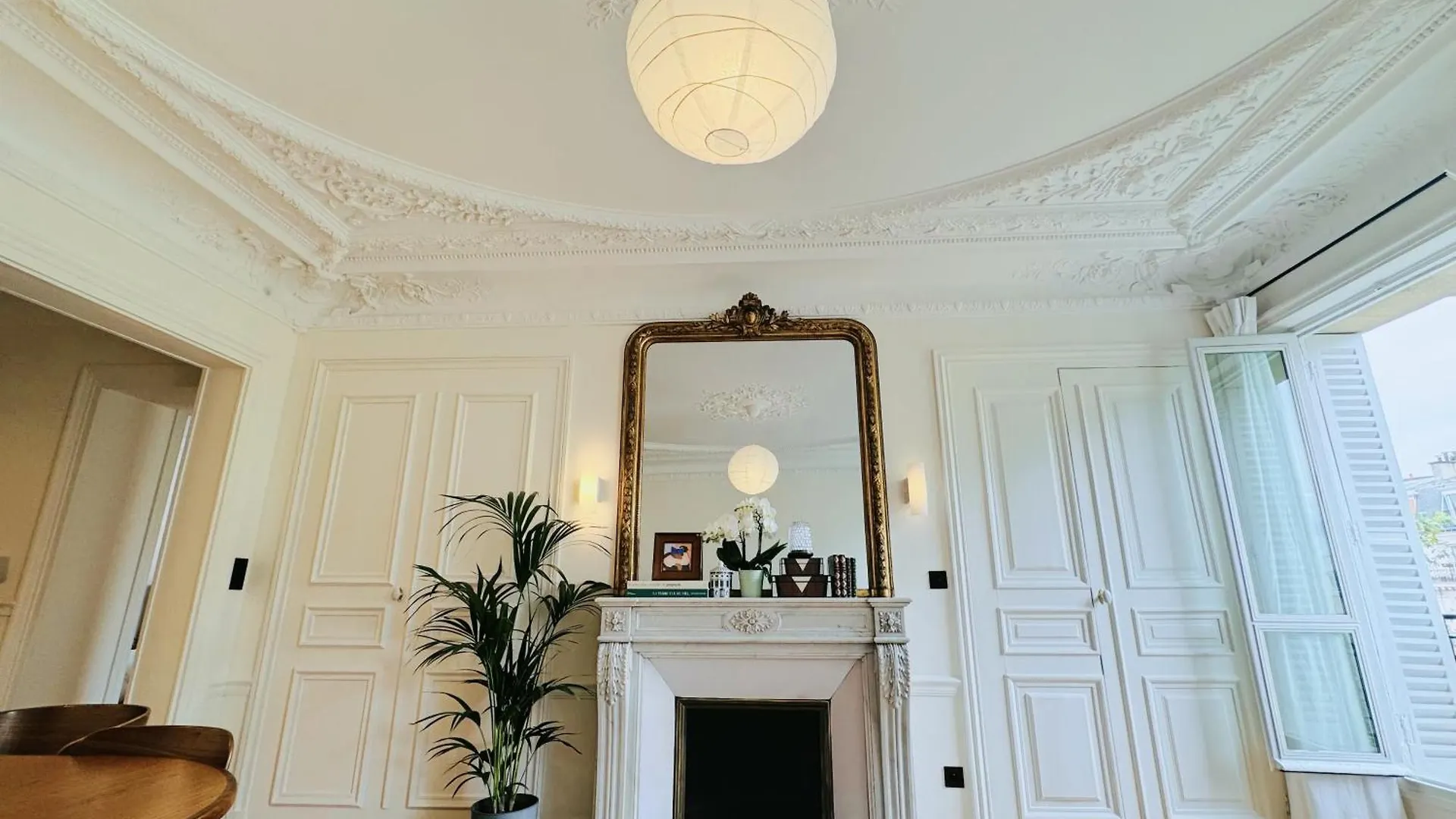 3 Bedrooms In Marais Paris 0*,  France